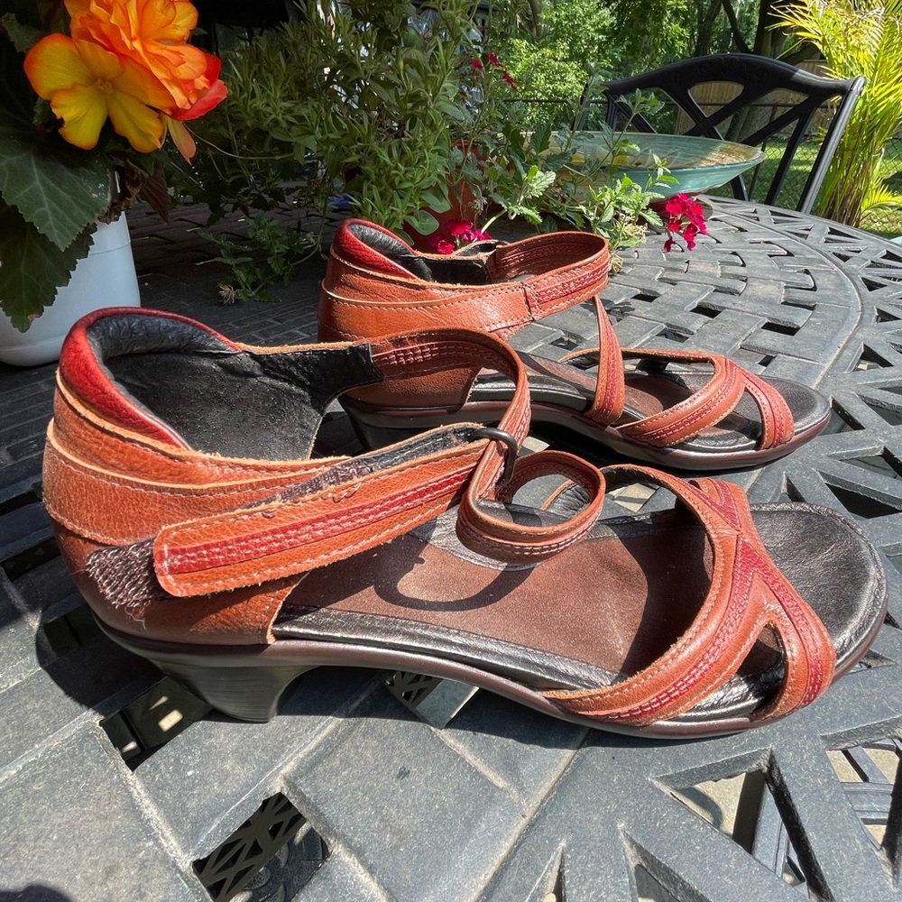 Women's Multi-Tone Brown Leather Strappy Sandals